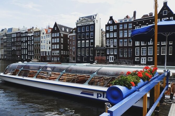 Full-Day Trip From Amsterdam to Keukenhof, Zaanse Schans + Cruise - Group size, guide quality and practical comfort