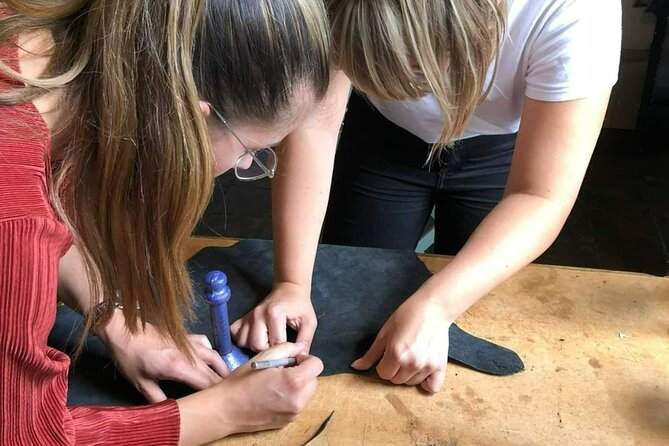Genuine Leather Tote Bag Workshop in Leiden - Arriving at the Middelstegracht studio