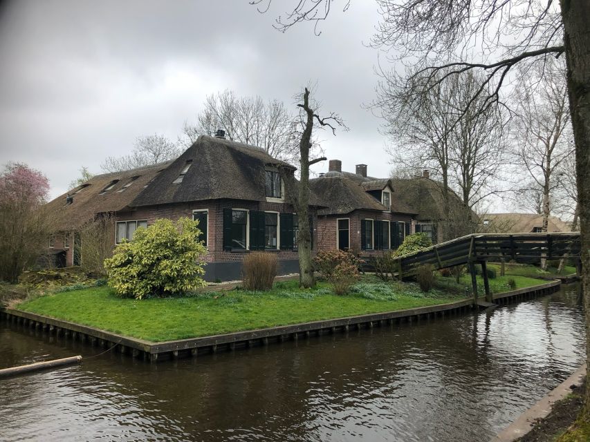 Giethoorm & Exploring the North of The Netherlands Tour - Arriving in Giethoorn by private vehicle