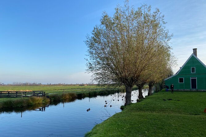 Giethoorn, Afsluitdijk, Zaanse Schans Day Tour Incl Hotel Pick Up - Giethoorn by canal boat