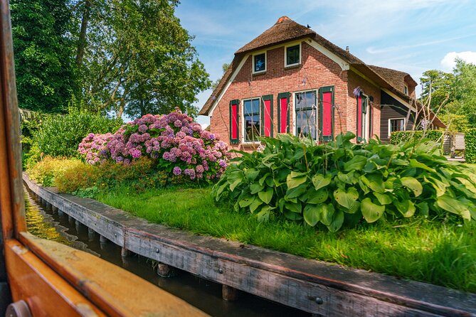 Giethoorn and Afsluitdijk Day Trip from Amsterdam with Boat Trip - Returning to Amsterdam after nine hours