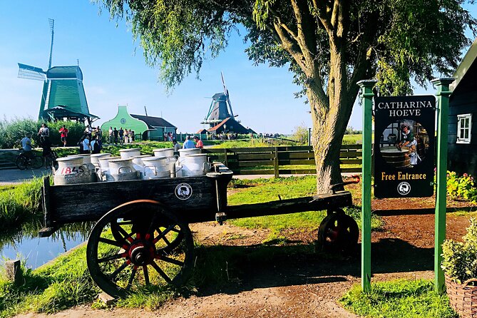 Giethoorn and Zaanse Schans Day Tour Small Group Incl. Boat Ride - The drive to Giethoorn