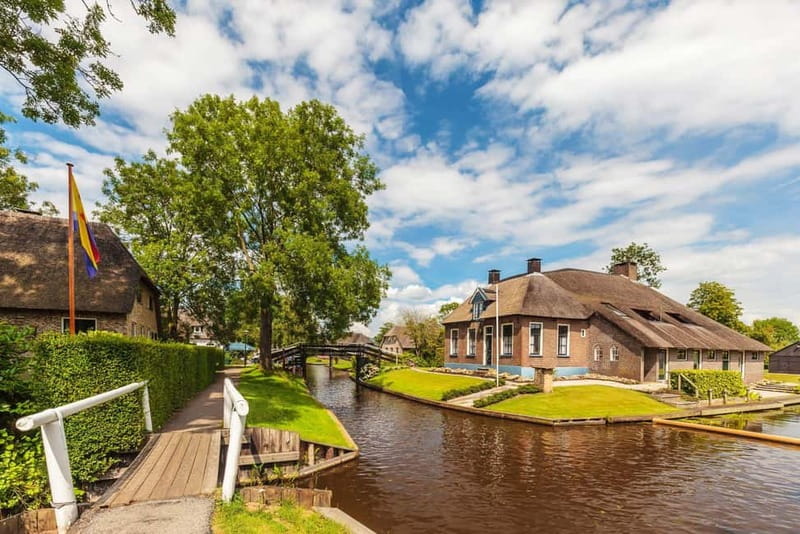 Giethoorn: Canal Cruise & lake Tour & Sightseeing Village - Starting at Hylkemaweg 15