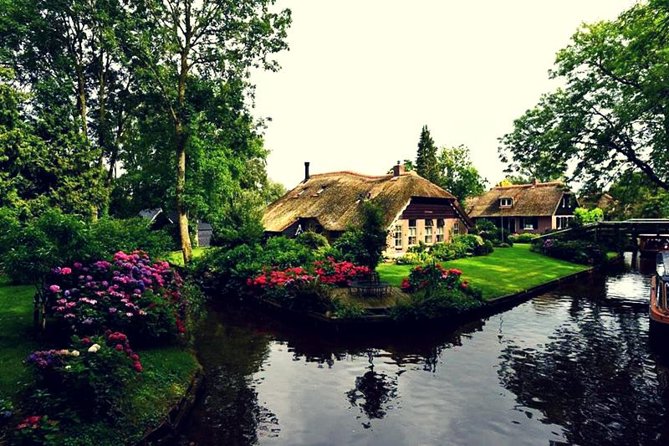 Giethoorn Day Tour from Amsterdam with Small Boat Ride - Key points to know before booking