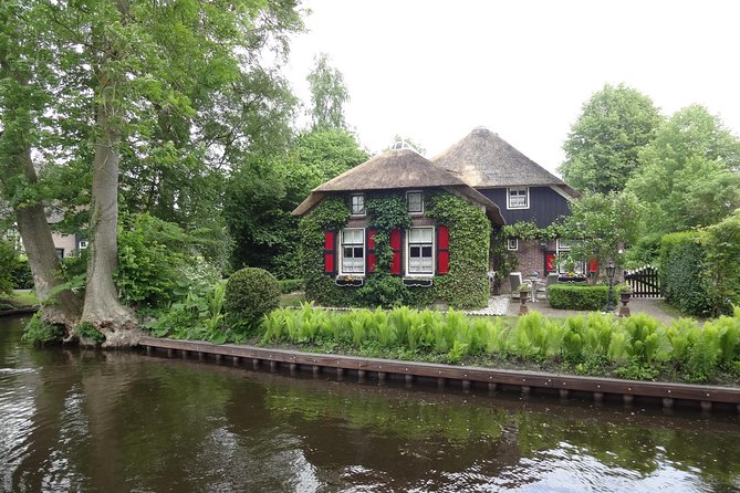 Giethoorn Day Tour from Amsterdam with Small Boat Ride - How much value do you get for $154.86?