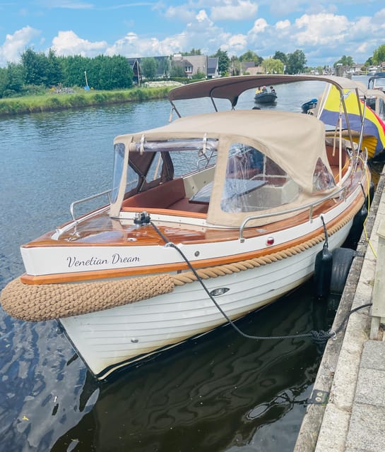 "Giethoorn: Exclusive Private Tour of the Dutch Venice" - Lunch is pleasant, but budget extra