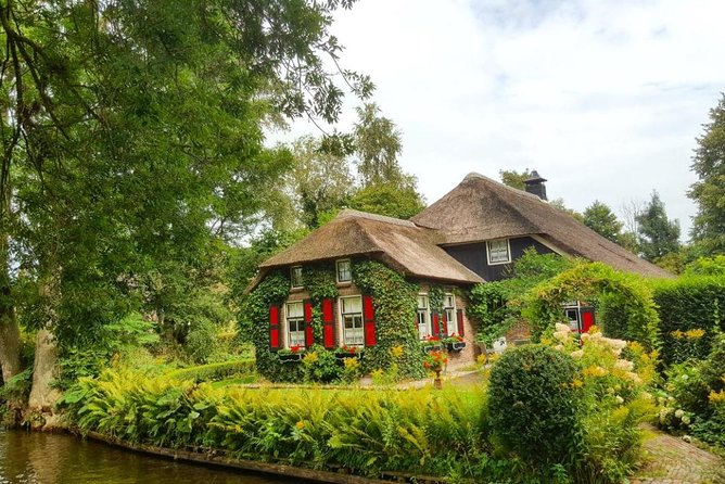 Giethoorn Guided DayTrip from Amsterdam - Leaving Amsterdam for the Dutch countryside