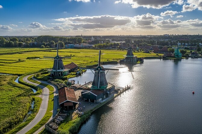 Giethoorn Luxury Private Bus Tour + Zaanse Schans (7 guests) - Is $653.25 good value for seven people?