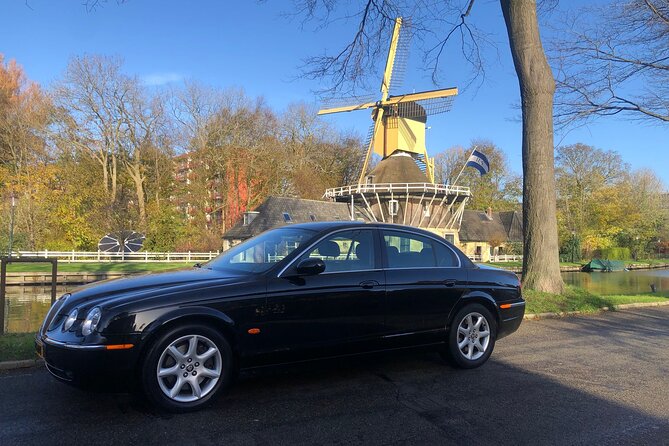 Giethoorn Private Tour Guide Giethoorn in luxury Jaguar S Type - The 15-minute shore stop