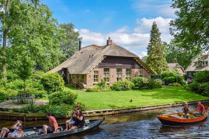 Giethoorn Private Tour with Cruise and Lunch from Amsterdam - Why Giethoorn makes a worthwhile day trip