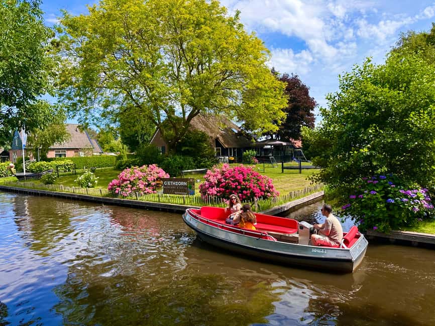 Giethoorn: Round trip from Amsterdam optional guided cruise - What the $53 price really gives you