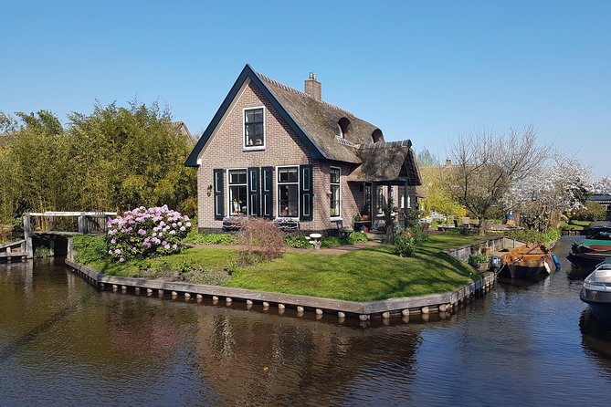 Giethoorn Small-Group Tour from Amsterdam (Max. 8 People) - Why Giethoorn makes a worthwhile day trip