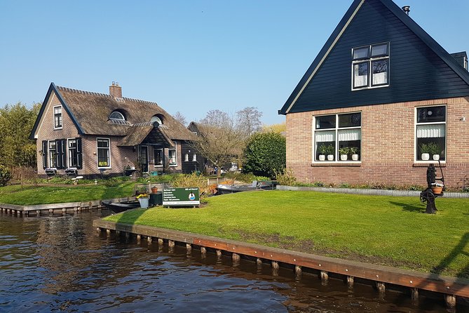 Giethoorn Small-Group Tour from Amsterdam (Max. 8 People) - The first hour in Giethoorn belongs on the canals