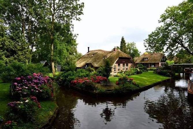 Giethoorn, Zaandam & Zaanse Schans Day Tour w/ Small Boat Ride - Clogs, cheese, and a taste of Dutch tradition