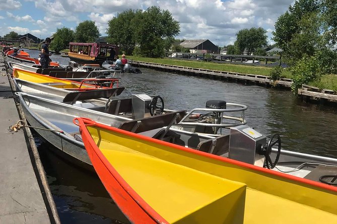 Giethoorn, Zaanse Schans Windmills Guided Day Trip from Amsterdam - What the guides add to the experience