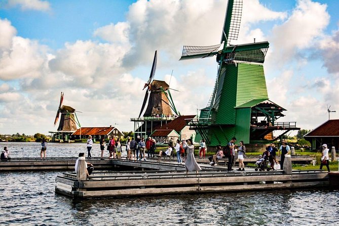 Giethoorn, Zaanse Schans Windmills Guided Day Trip from Amsterdam - How the pace feels in real life