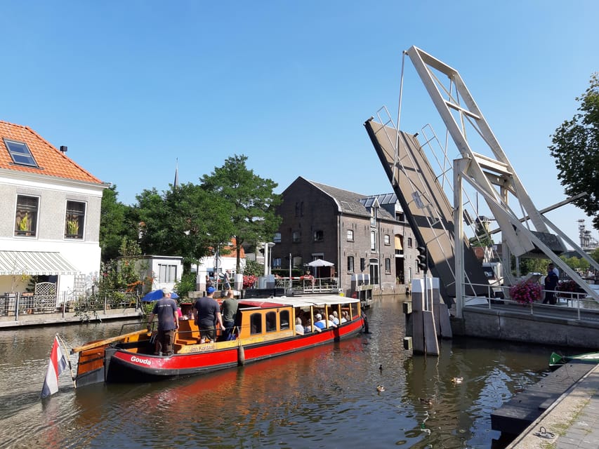 Gouda: Historical Canal Cruise - Following the old route through the monumental center