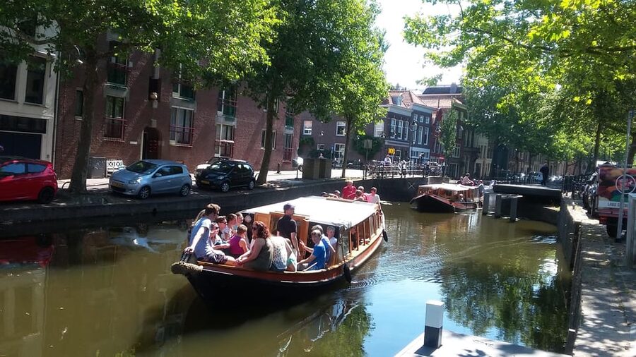 Gouda: Historical Canal Cruise - Daylight, visibility, and the best way to sit