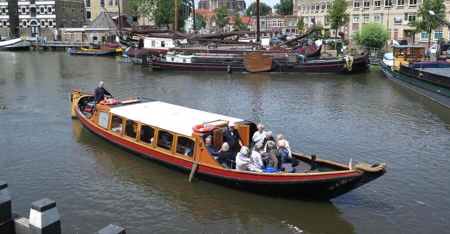 Gouda: Historical Canal Cruise - Boarding the Jan Salie or Jan Kordaat