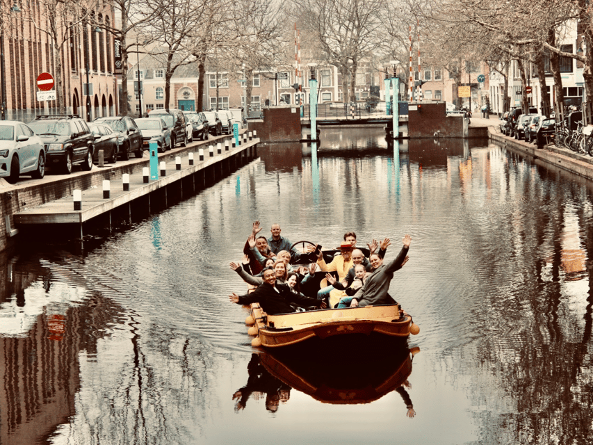 Gouda: Open Boat City Canal Cruise - The language question: English, Dutch, and the failed app