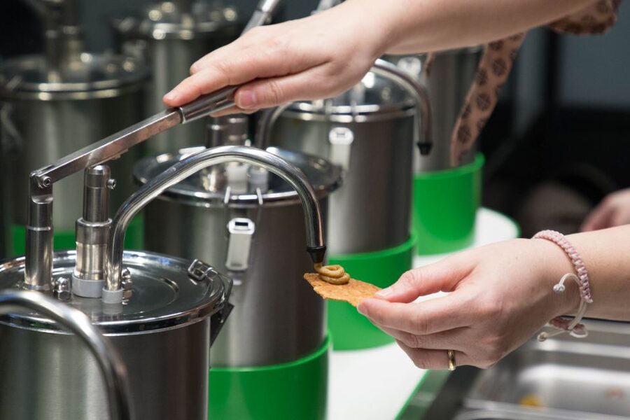 Gouda: Syrup Waffle Factory Ticket with a Waffle - Who will enjoy this factory visit most?