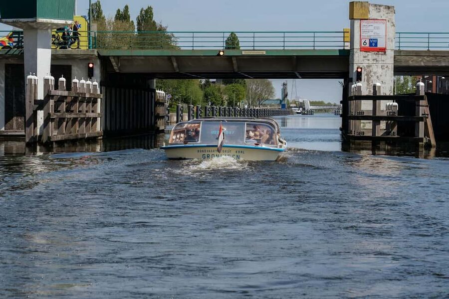 Groningen: City Canal Cruise - Martinitoren, Groningen’s great vertical marker