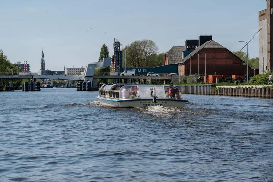 Groningen: City Canal Cruise - The boat, seating, roof, and onboard service