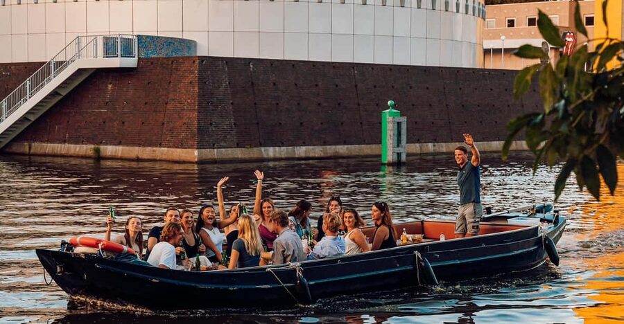 Groningen: City canal cruise (with unlimited drinks) - What the 1 to 1.5-hour route gives you