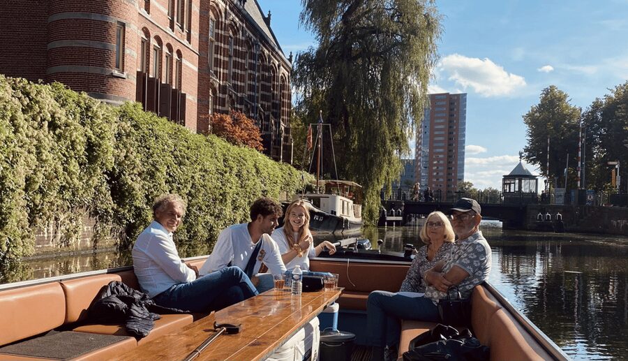 Groningen: City canal cruise (with unlimited drinks) - Optional food packages for celebrations