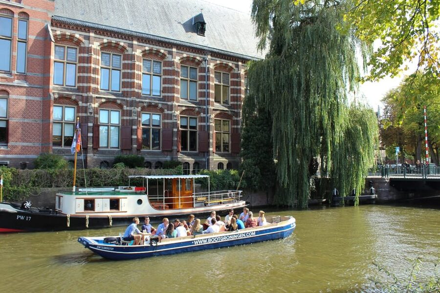 Groningen: Open Boat City Canal Cruise - Westerhaven and the Old Museum