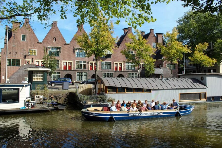 Groningen: Open Boat City Canal Cruise - Schuitendiep 82: finding Boot Groningen