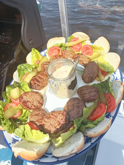 Groningen: Private Highlights BBQ with Drinks on the Lake - Key points at a glance