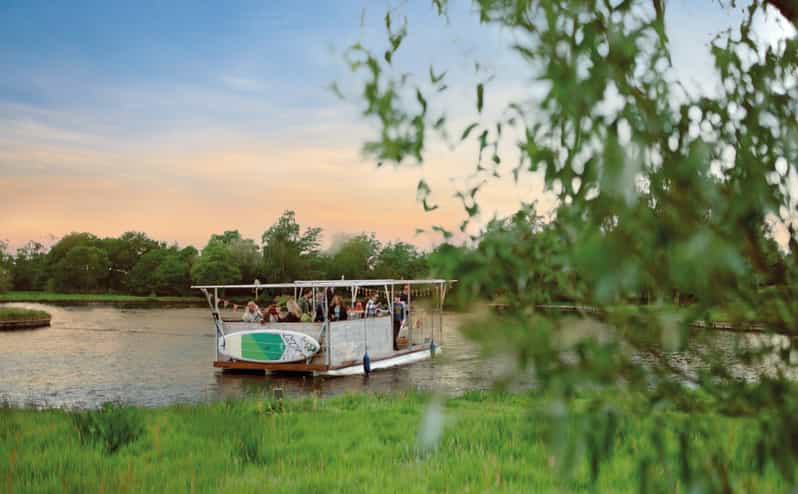 Groningen: Private Highlights BBQ with Drinks on the Lake - Boarding at De Steiger