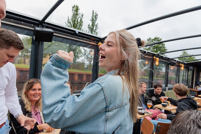 Groningen: Terrace Boat Experience with a Cozy Bar: 1 hour - The Groningen Museum and Contemporary Canal Views