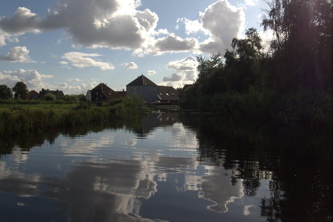 Guided Canoe Adventure with Picnic Lunch in Waterland from Amsterdam - Who should book this Waterland canoe trip?