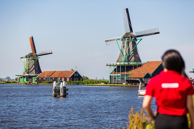 Guided Day Trip - Volendam, Zaanse Schans, Marken & Edam - Marken and the working tradition of wooden shoes