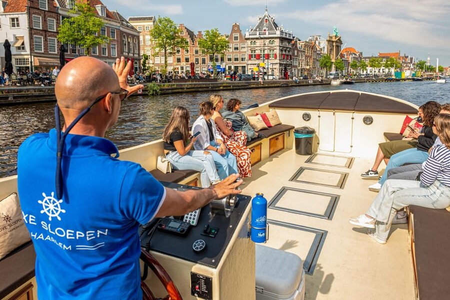 Haarlem: De Adriaan Windmill Tour + Open Canal Cruise - Why this combination works so well in Haarlem