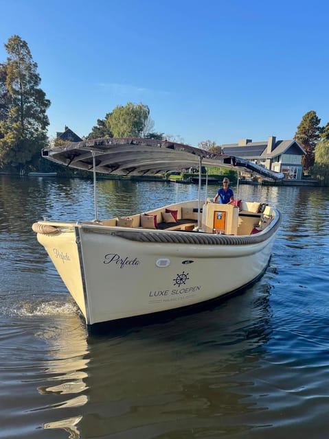 Haarlem: Guided Highlights Canal Cruise on Open Boat - What the guides add to the experience