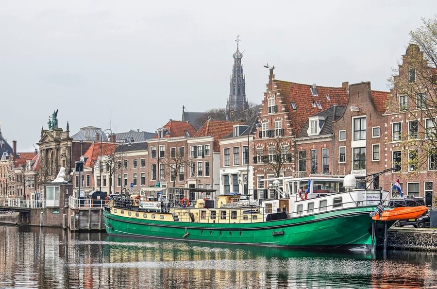 Haarlem Highlights Bike Tour - Pedaling into Haarlem’s old center