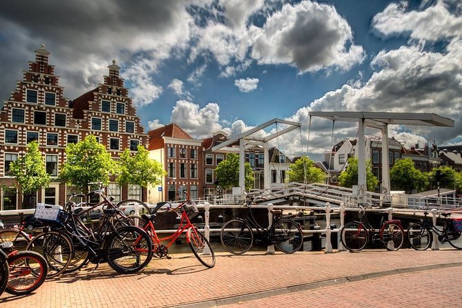 Haarlem Old Town Private Walking Tour - Haarlem Centraal Station and the city’s Dutch past
