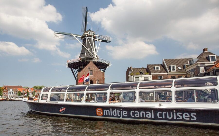 Haarlem: Sightseeing Canal Cruise through the City Center - Comfort, weather, and the practical drawbacks