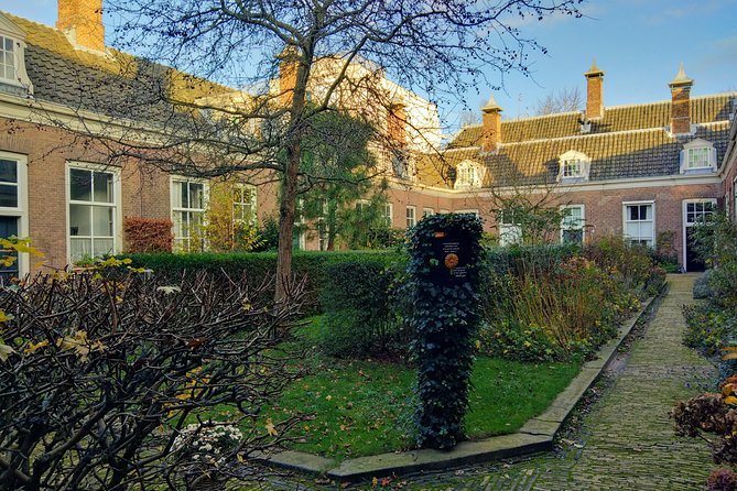 Haarlem Walking Tour. Unknown and Surprising - De Adriaan and the practical side of a windmill