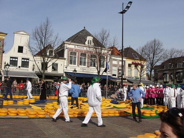 Half-Day Edam and Volendam Private Walking Tour from Amsterdam - Lunch after the walk in Volendam