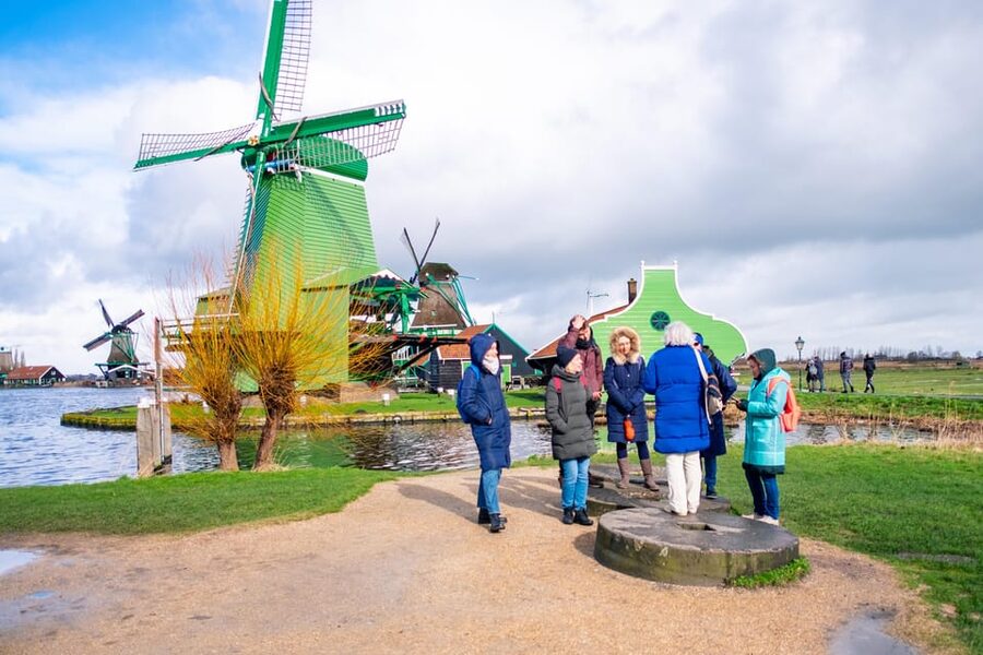 Half-Day Private Guided Sightseeing Tour of Zaanse Schans - Dutch snacks at a local café