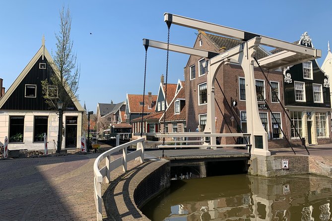 Hidden Gems Tour: visit 5 unforgettable places from Amsterdam - Franeker: a solar system built in a living room
