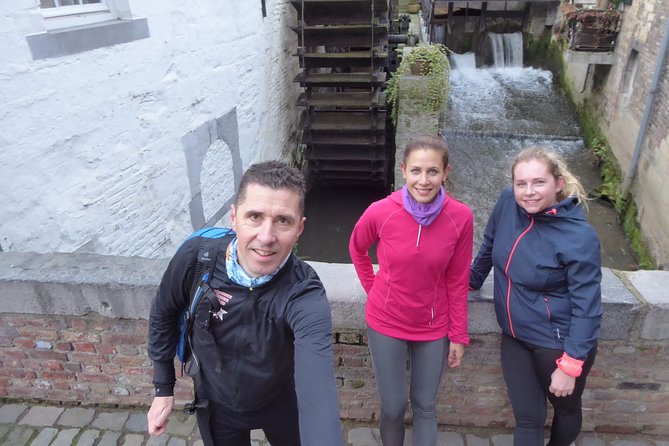 Highlight Running Tour - Market Square and the Minckeleers statue