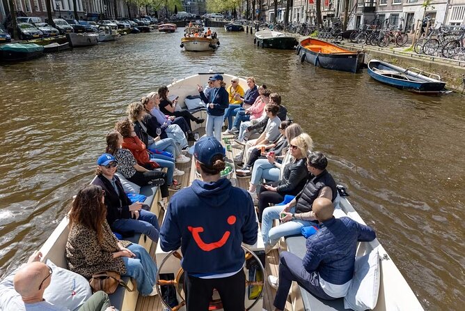 Highlights and Local Insights Canal Cruise Tour in Amsterdam - Chinatown and Amsterdam’s mini Hong Kong