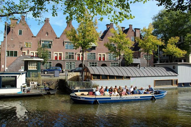 Historical Canal Tour - Noorderhaven and the houseboats along Hoge and Lage der A
