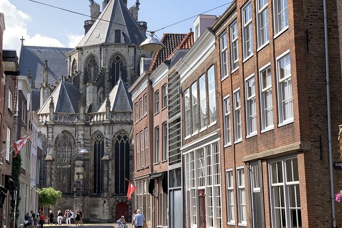 Historical Dordrecht: Private Tour with Local Guide - Starting at the De Witt brothers statue