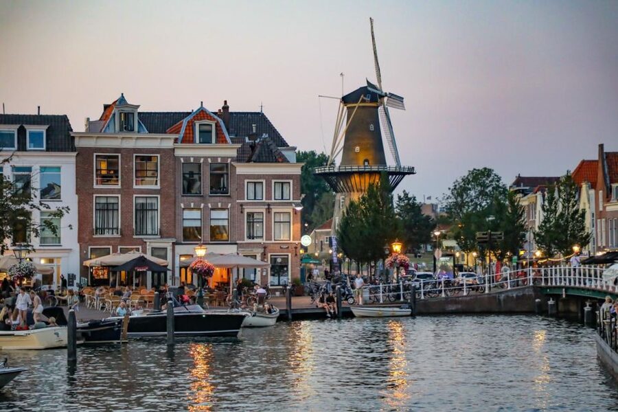 Historical Leiden: Private Walking Tour with a Local Guide - Starting at Beestenmarkt square